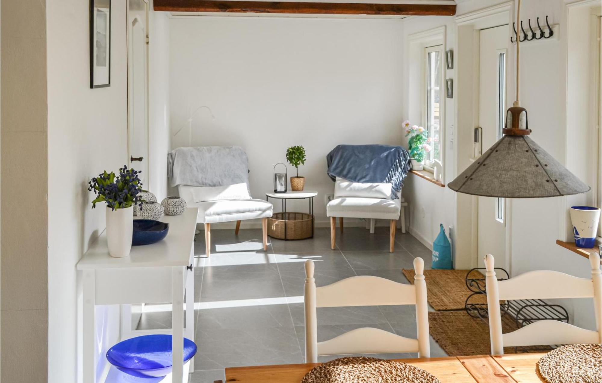 Gorgeous Home In Borrby With Wifi 外观 照片
