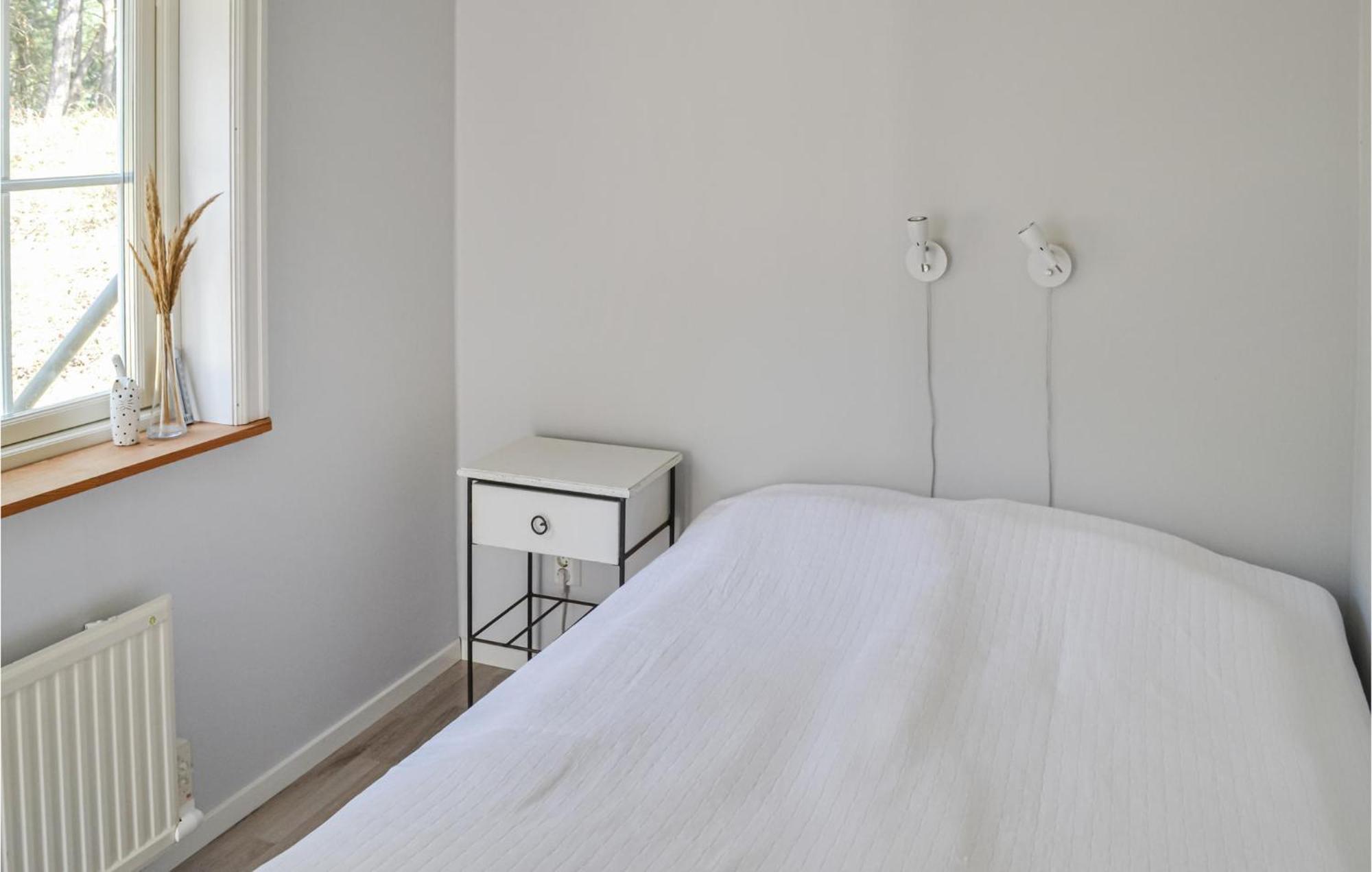 Gorgeous Home In Borrby With Wifi 外观 照片