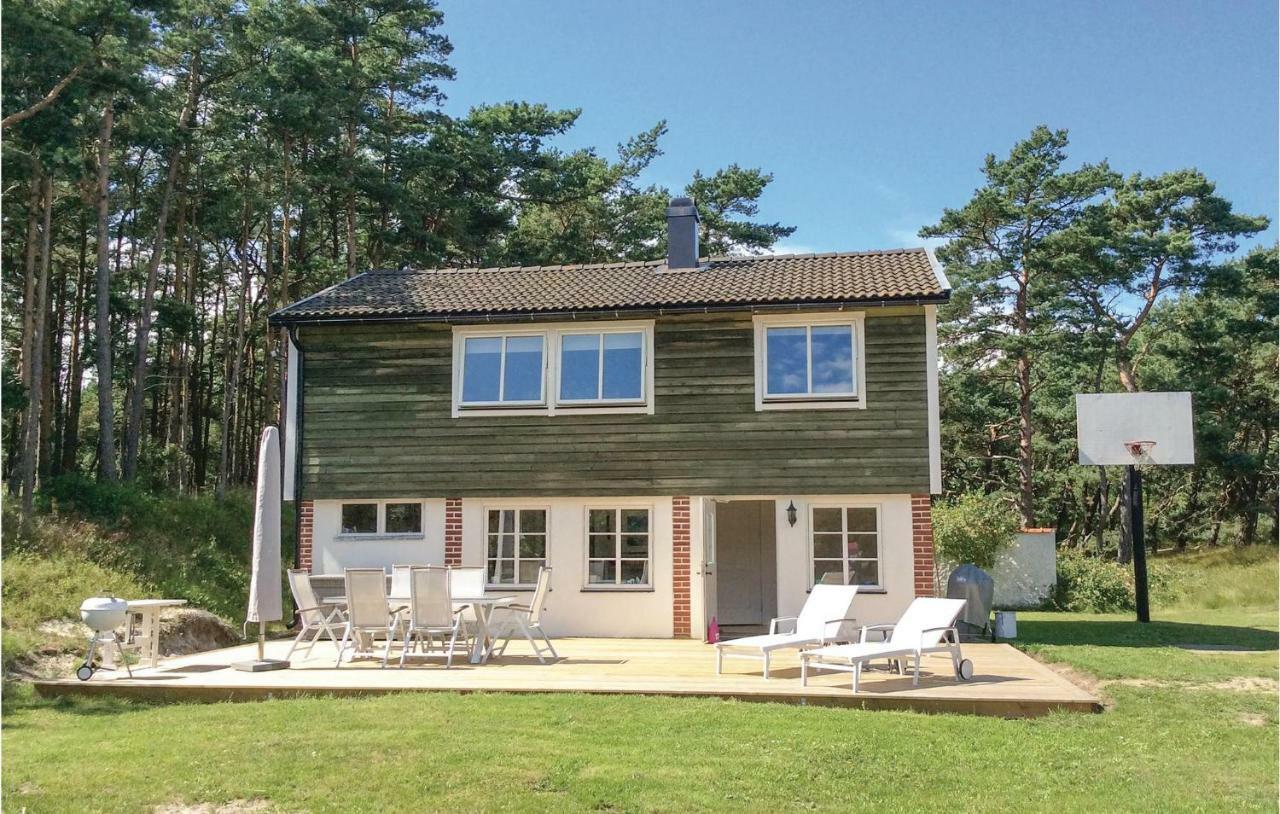 Gorgeous Home In Borrby With Wifi 外观 照片
